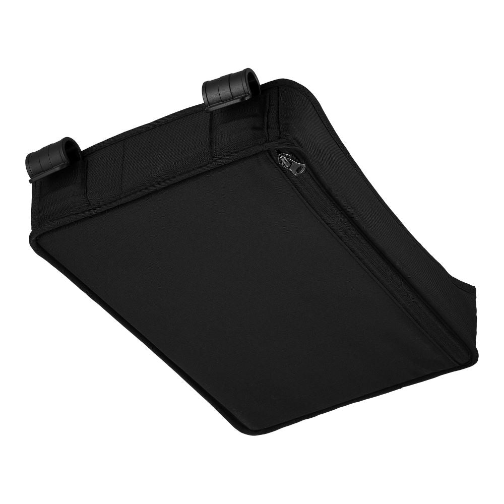 Unteransicht des schwarzen Tabletts des KETTLER Bollerwagen COMPACT mit den Befestigungsgriffen an den Seiten.
