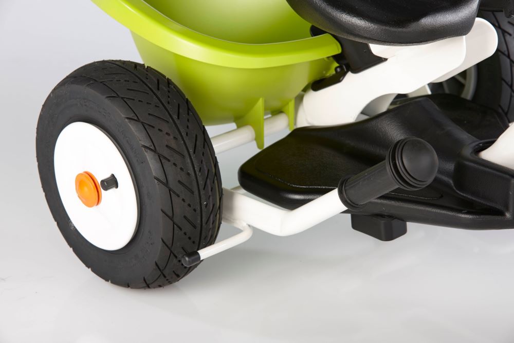 Detailansicht der Handbremse des KETTLER Dreirads Startrike Air für sicheres Anhalten.