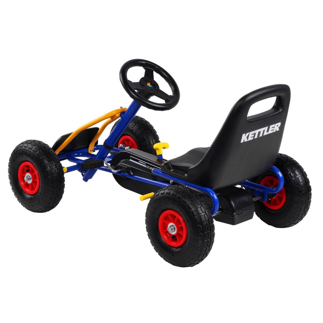 Rückansicht des blauen KETTLER Kettcars im Retro-Stil, das ergonomisch geformte Sitz und robuste Bereifung zeigt.