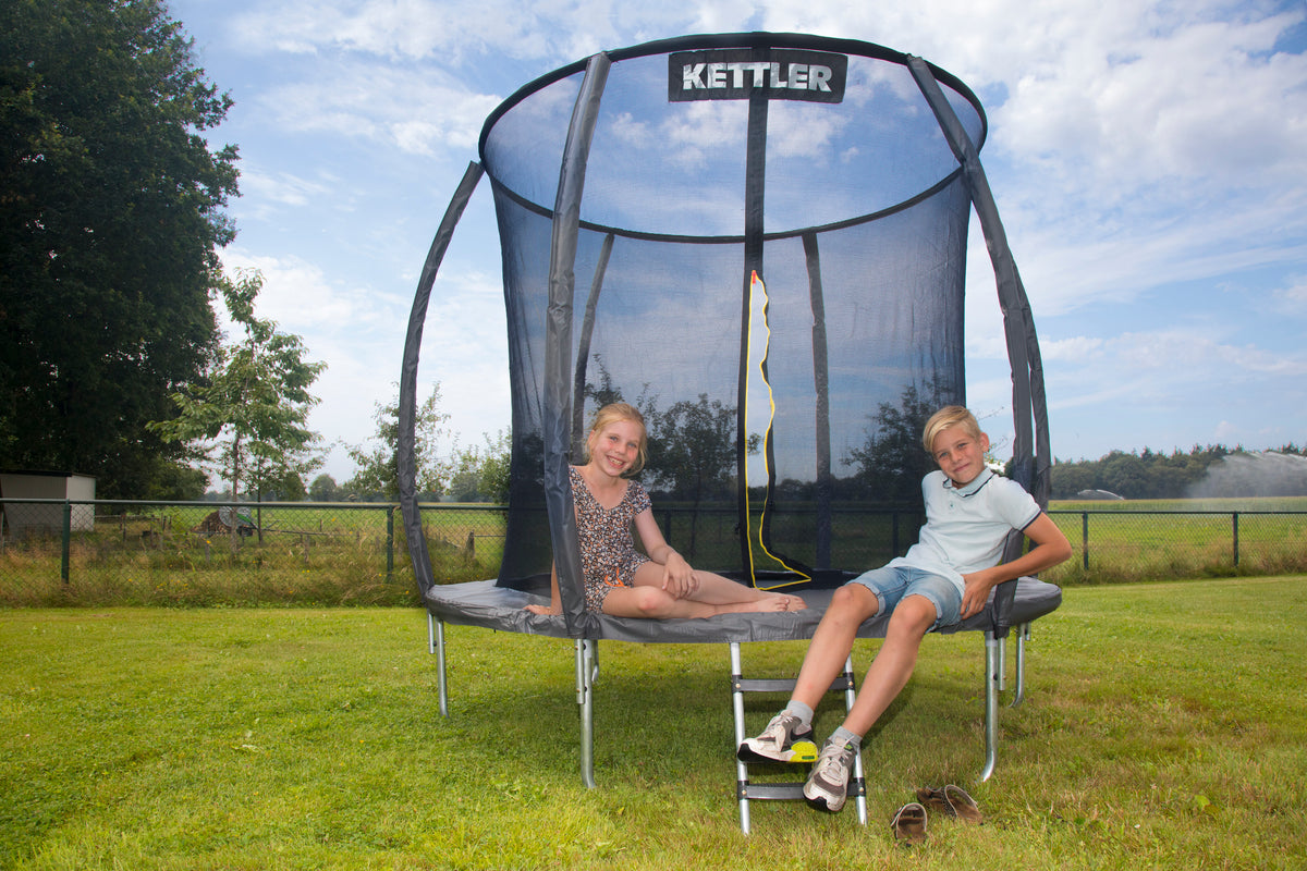 KETTLER Outdoor Trampolin JUMP 244 im Einsatz