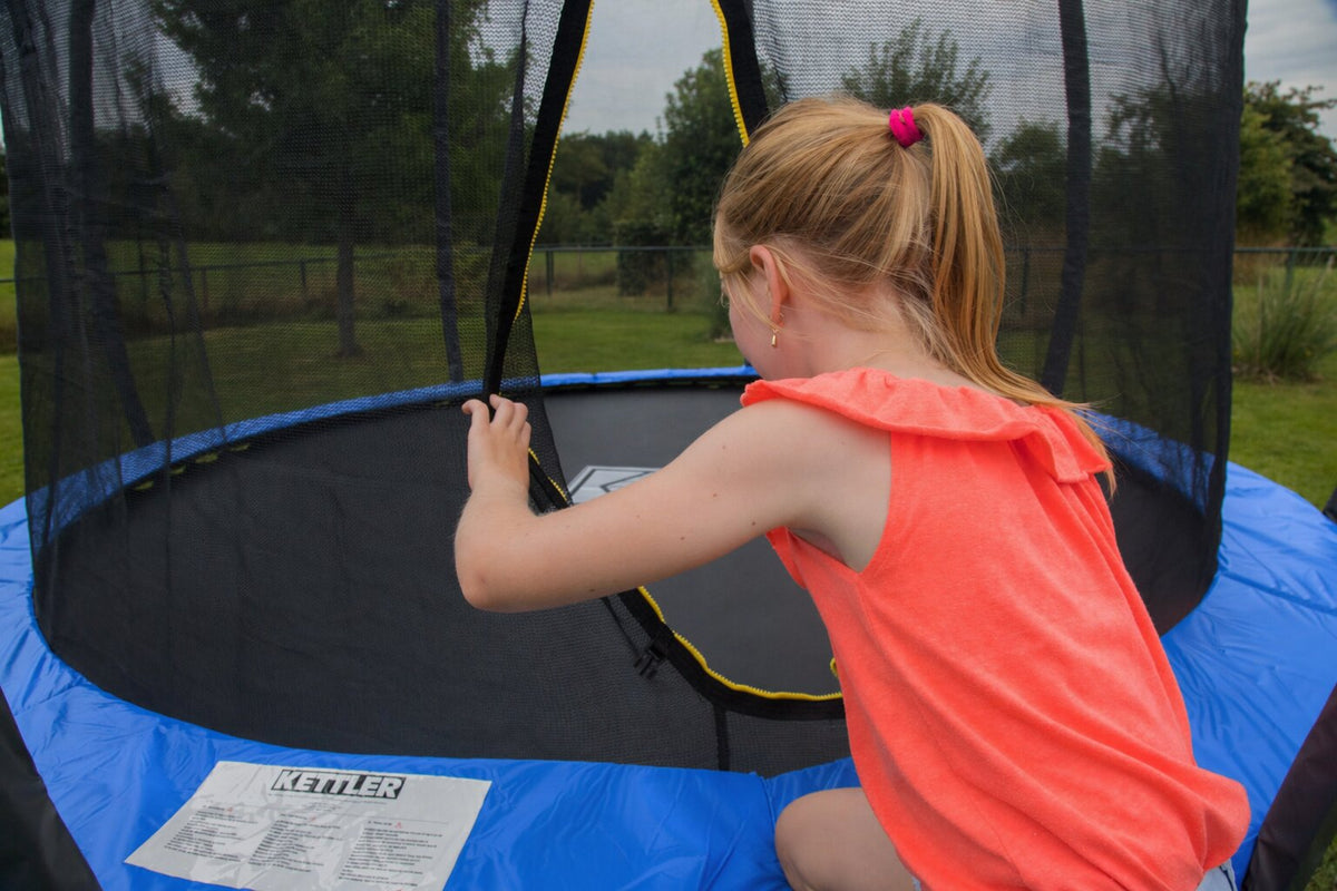 KETTLER Outdoor Trampolin JUMP 244 im Einsatz