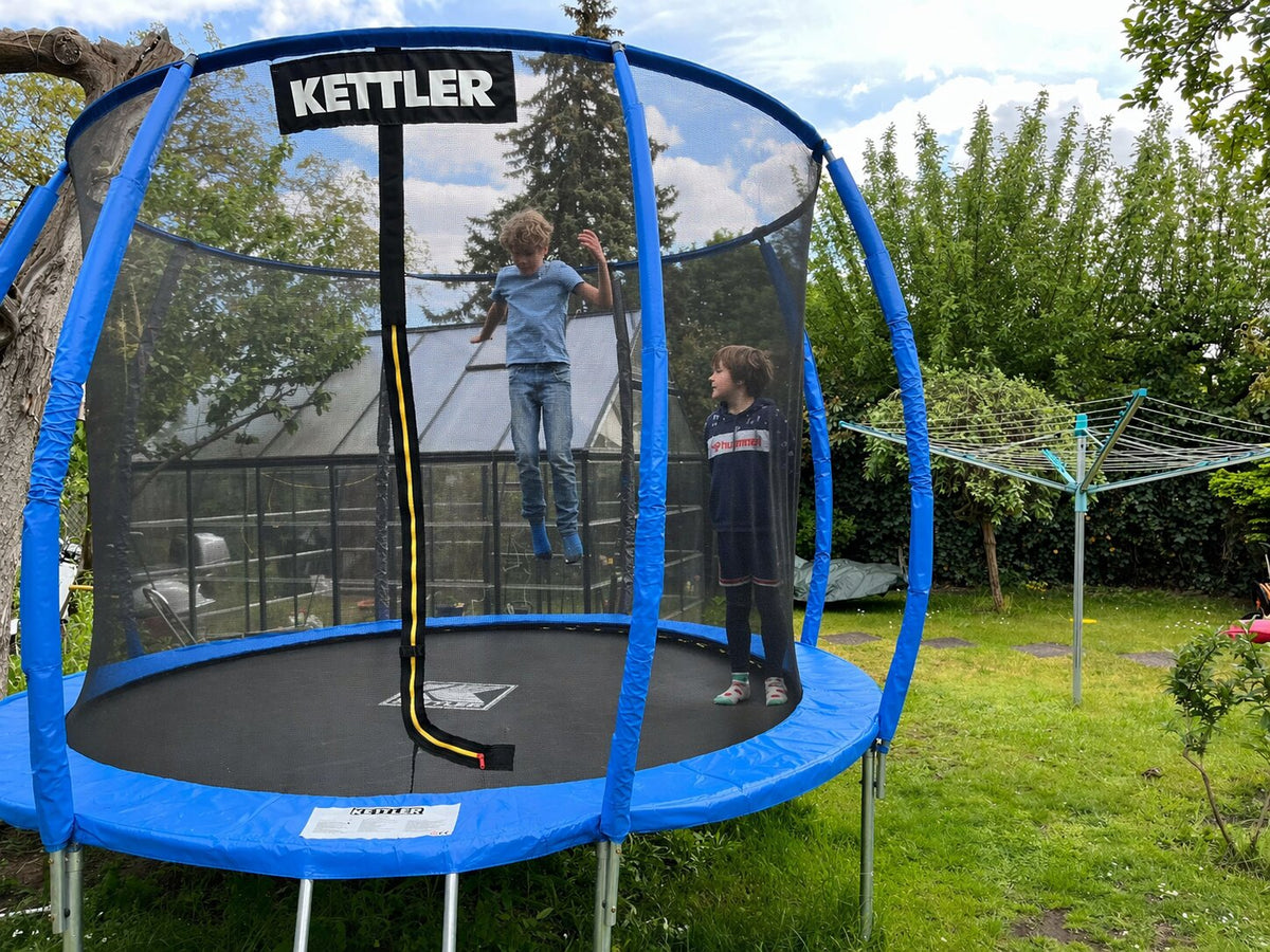 KETTLER Outdoor Trampolin JUMP 305 im Einsatz