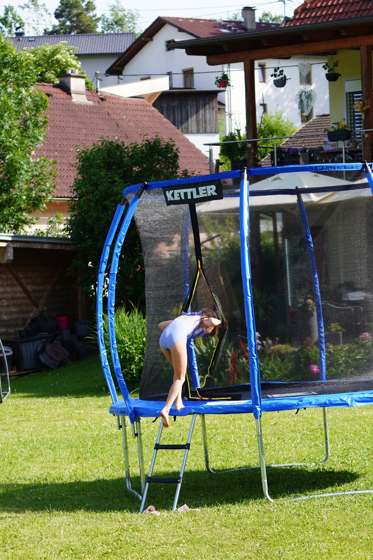 KETTLER Outdoor Trampolin JUMP 305 im Einsatz