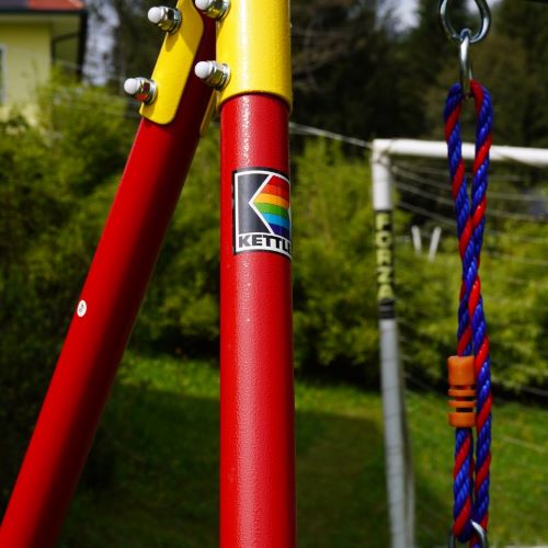 KETTLER Einzelschaukel SINGLE Rot/Blau im Einsatz