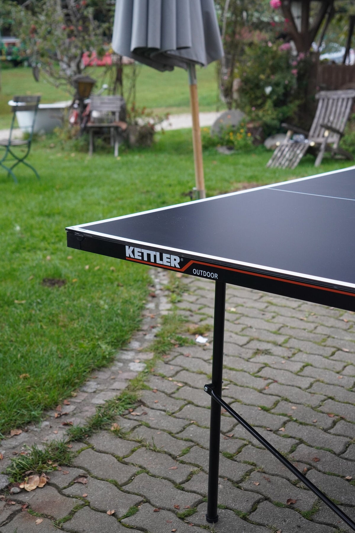 KETTLER Tischtennisplatte Basic Outdoor im Einsatz