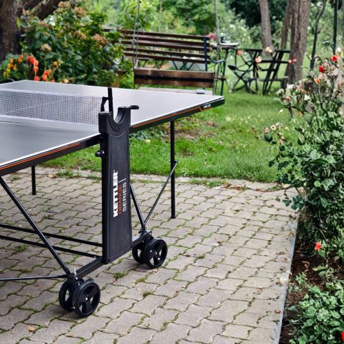 KETTLER Tischtennis Starterset Basic Outdoor + Abdeckhaube im Einsatz