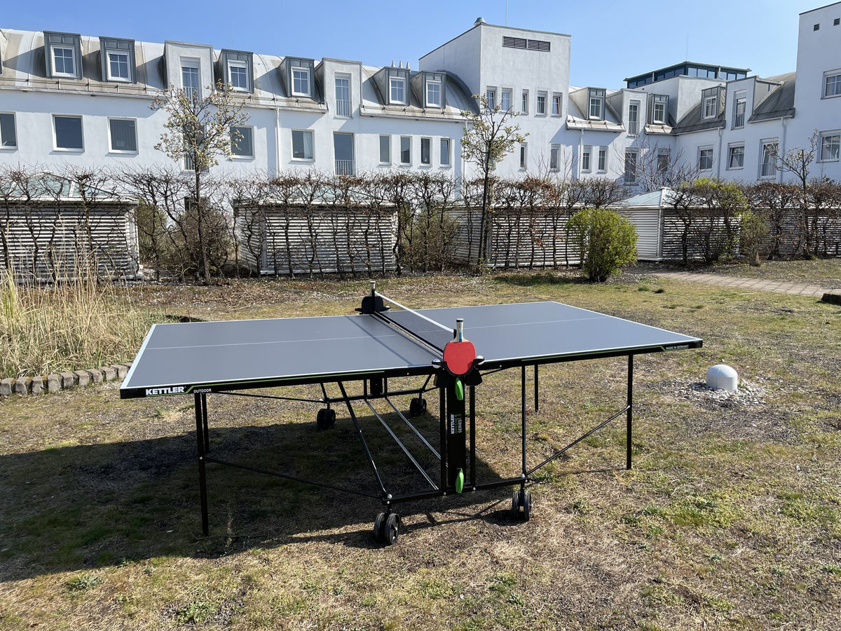 KETTLER Tischtennisplatte K1 Outdoor im Einsatz
